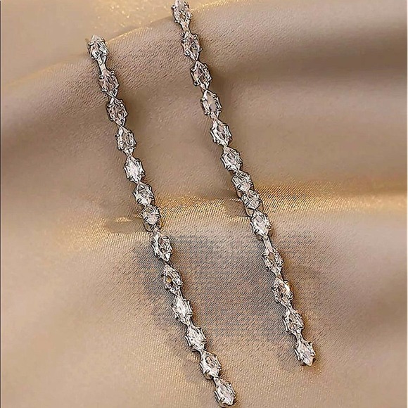 WHITE GOLD ZIRCON DROP DANGLE EARRINGS - Picture 2 of 3